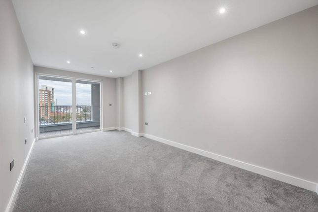 Junction Court, Watford, WD17 3 bed flat for sale