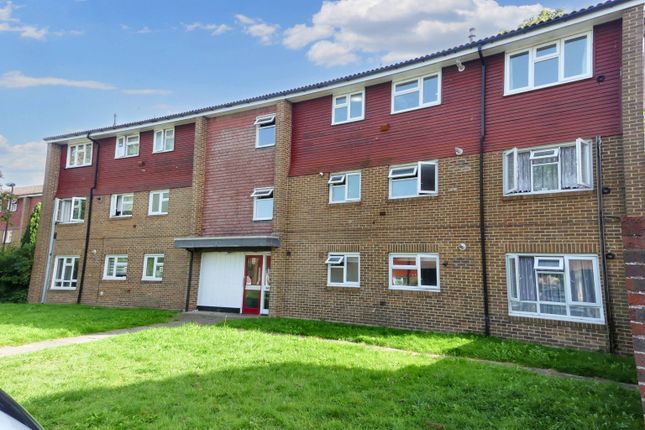 Byrd Road, Crawley RH11 2 bed flat for sale