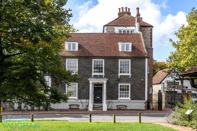 8 bed end terrace house