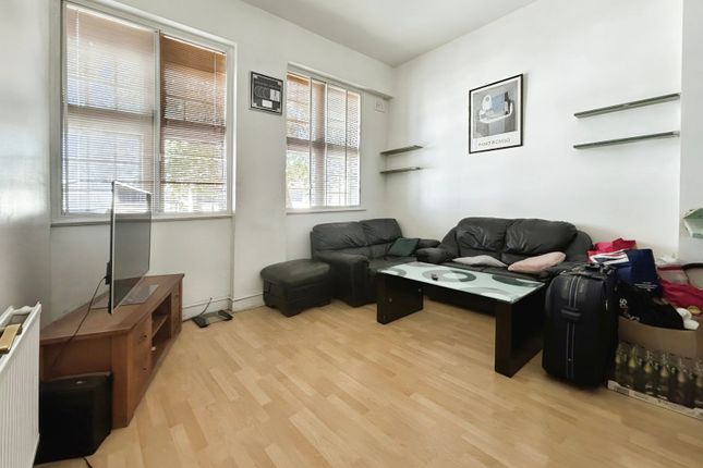 Barking Road, London E13 1 bed apartment for sale