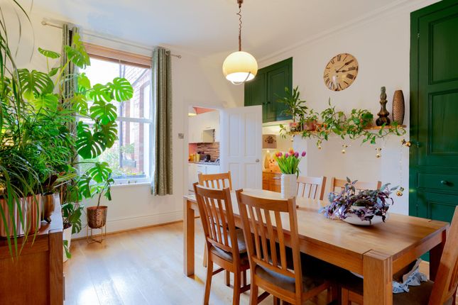 4 bedroom terraced house for sale