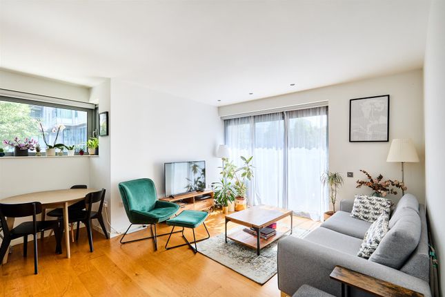 Riverside Quarter, Wandsworth, SW18 2 bed apartment for sale