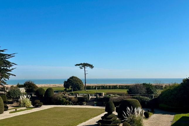 Dorset Court, Lord Warden Avenue... 2 bed apartment for sale