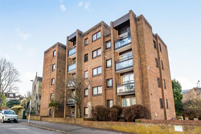 Avenue Elmers, Surbiton 2 bed apartment for sale