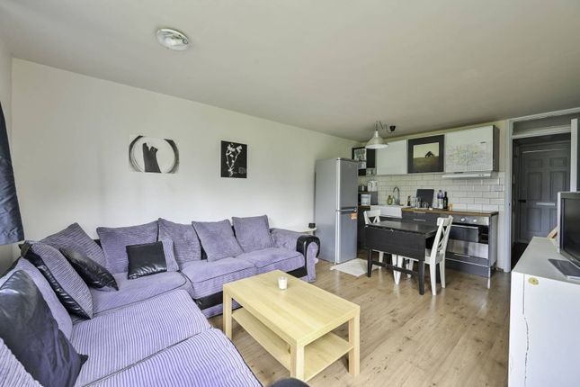Woodland Grove, Greenwich, London, SE10 2 bed flat for sale