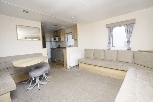 3 bed parking/garage