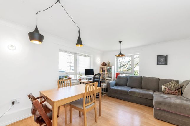 Wells Way, Camberwell, London, SE5 2 bed maisonette for sale
