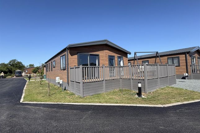 Oakwood Retreat Country Park, Newton... 2 bed park home for sale