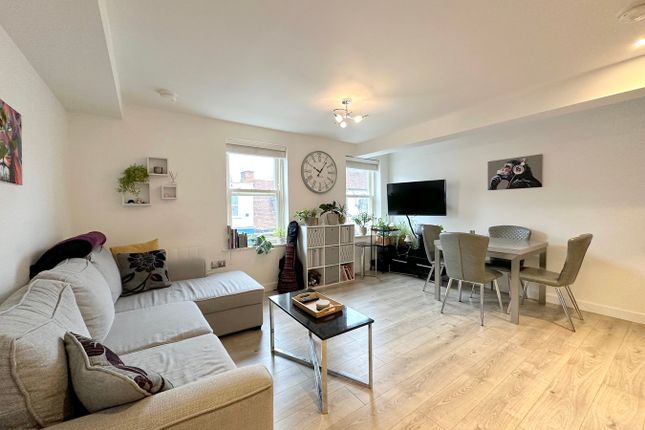 Moulsham Street, Chelmsford, CM2 2 bed flat for sale