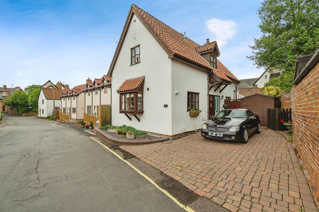 2 bedroom detached house for sale