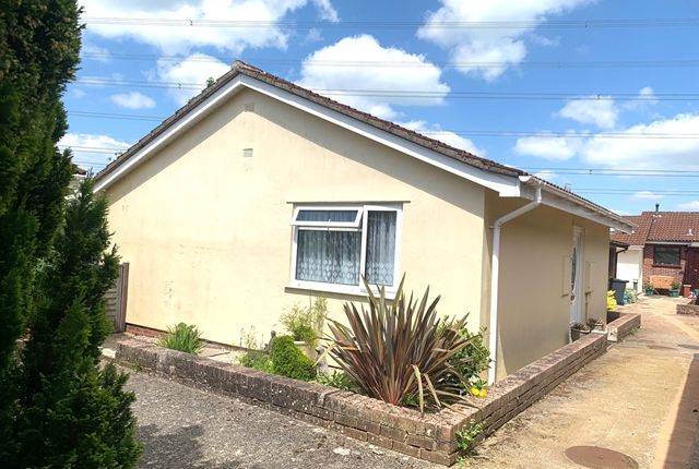 1 bedroom detached bungalow for sale