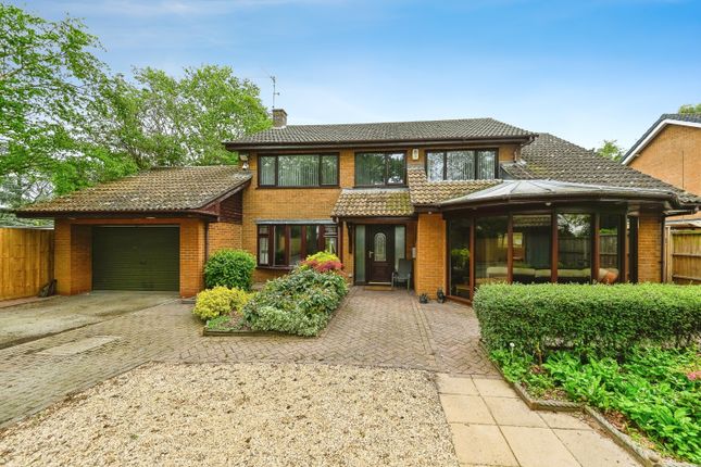 4 bed detached house