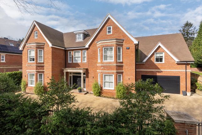 Water Lane, Cobham, Surrey, KT11 5 bed detached house for sale