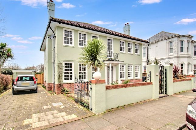 Madeira Avenue, Worthing 4 bed detached house for sale