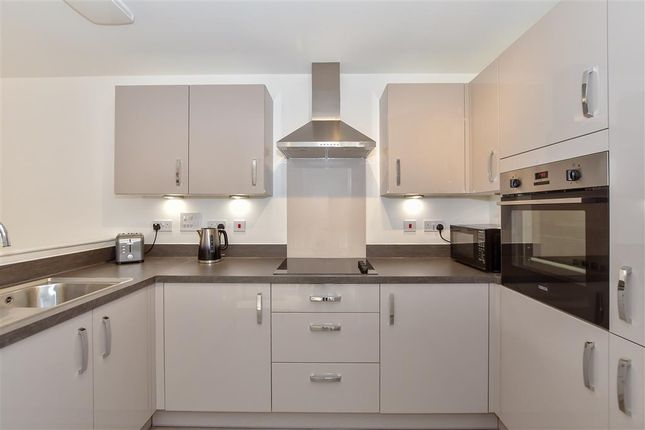 3 bed semi-detached house