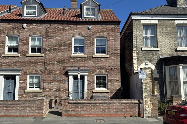 Hailgate, Howden 3 bed townhouse for sale