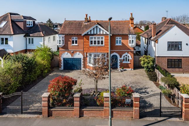 5 bedroom detached house for sale