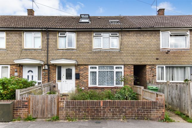 Willow Way, Hampshire GU12 4 bed terraced house for sale