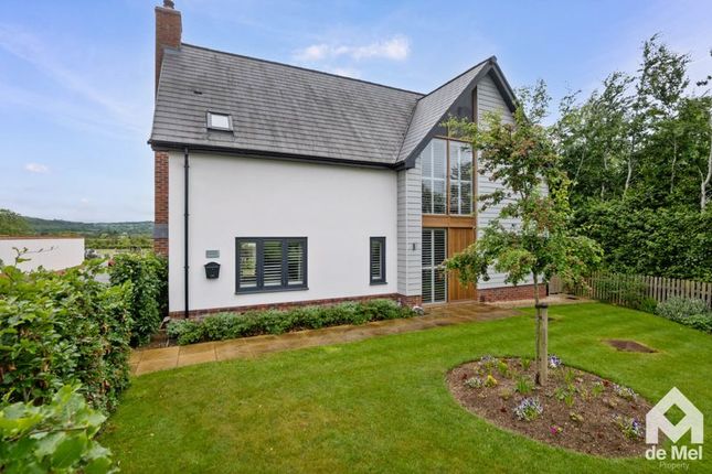 3 bed detached house