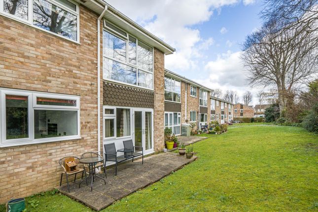 Dragons Hill Court, Keynsham, Bristol 2 bed flat for sale