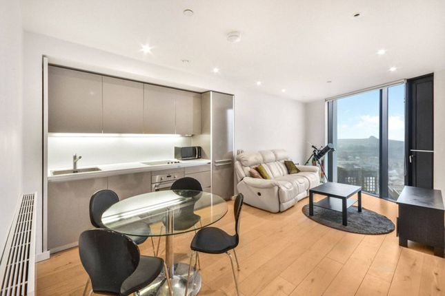 Walworth Road, Elephant and Castle... 2 bed flat for sale
