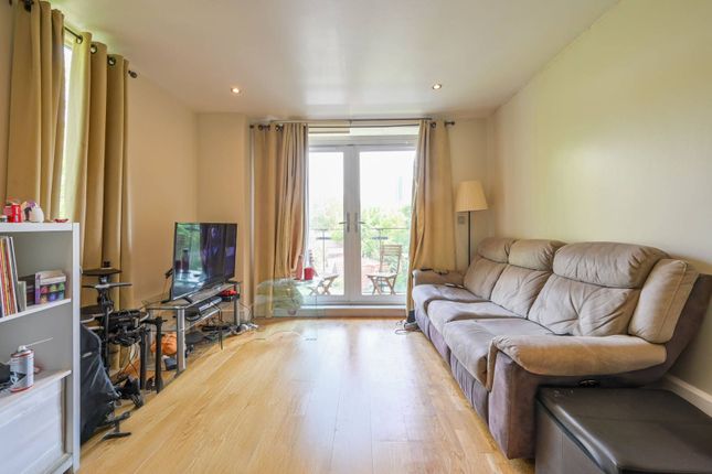 Wharf Lane, Limehouse, London, E14 2 bed flat for sale