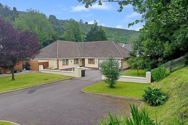 Belle Vue Close, Cwmduad, Carmarthen... 5 bed detached bungalow for sale