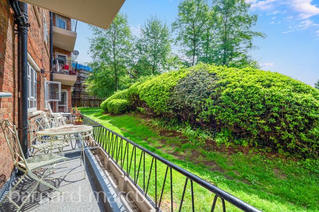 Studio flat for sale