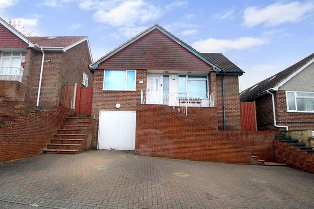Deeds Grove, High Wycombe HP12 4 bed detached bungalow for sale