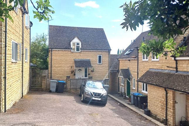 William Bliss Avenue, Chipping Norton... 2 bed semi