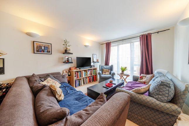Lurline Gardens, Battersea, London, SW11 1 bed flat for sale