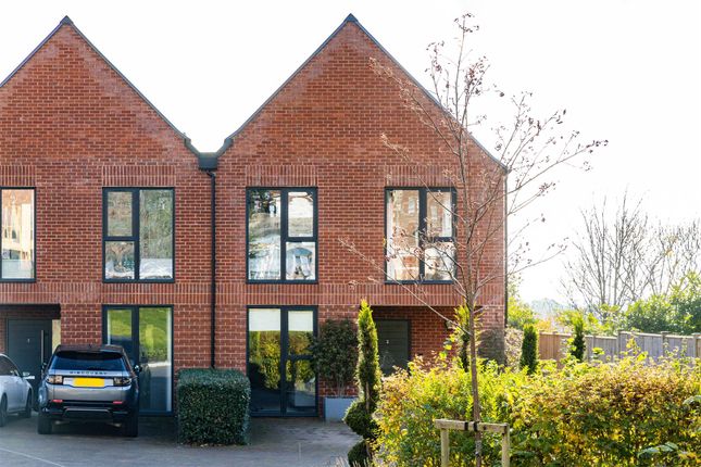 Harvey Road, Redhill 4 bed house for sale