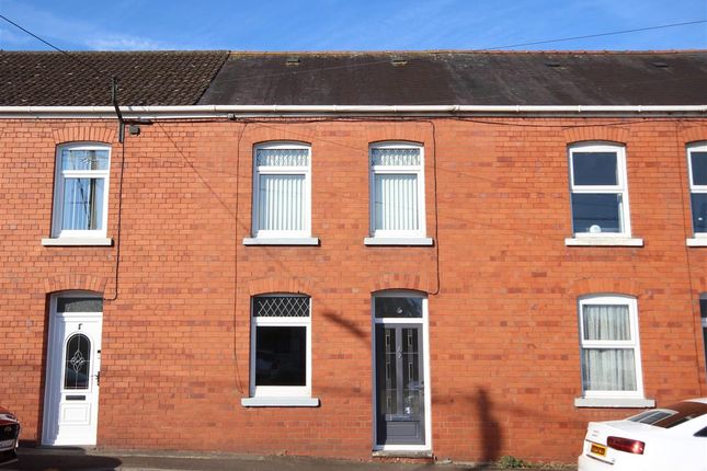 Maes Y Berllan, Ammanford SA18 2 bed terraced house for sale