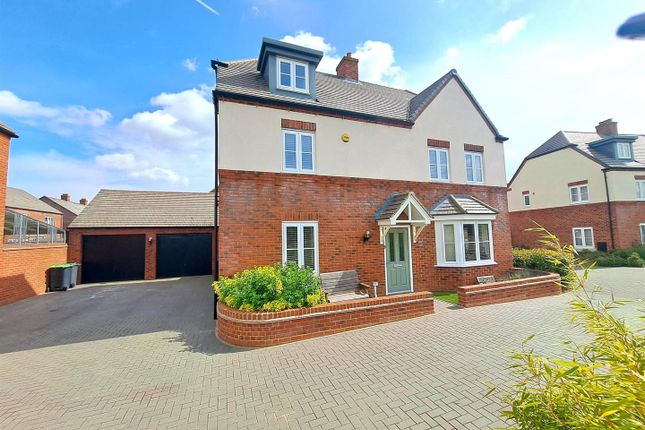 5 bedroom detached house for sale