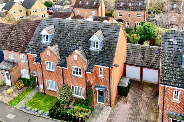 Beaufort Drive, Buckden, Huntingdon... 4 bed semi