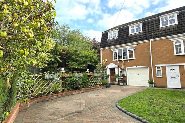 3 bed end terrace house