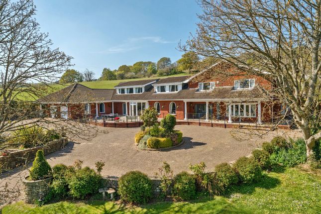 8 bedroom detached house for sale