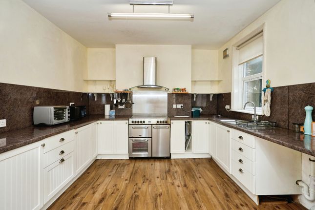 4 bed semi-detached house