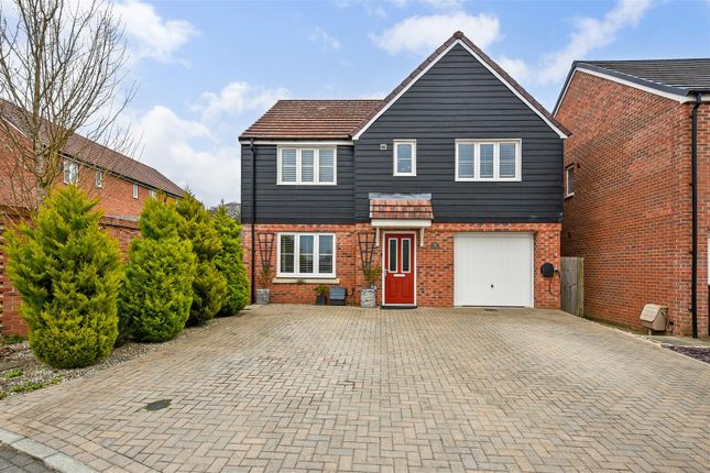 Saddle Way, Andover 4 bed detached house for sale
