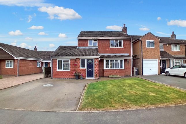 Wallingford Avenue, Nuneaton 3 bed detached house for sale