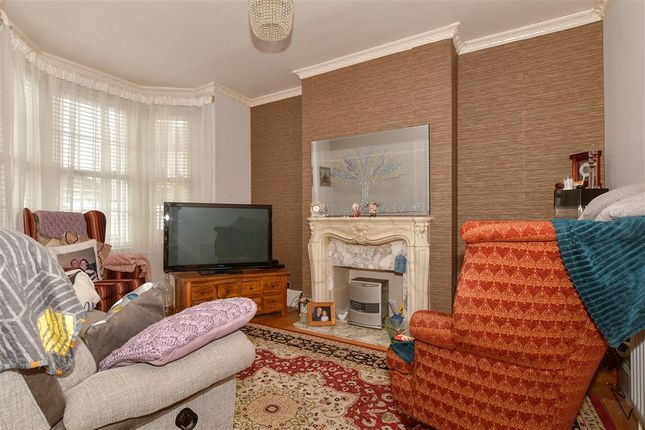 4 bed detached house