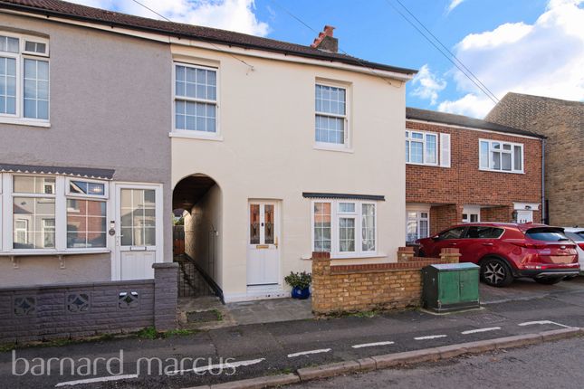 3 bed end terrace house