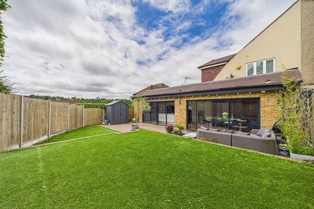 5 bedroom semi-detached house for sale