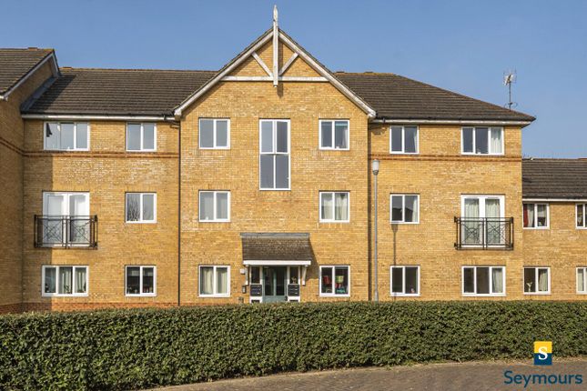 Woodlands Close, Surrey GU1 2 bed flat for sale