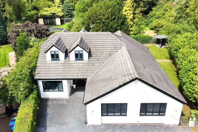 5 bed detached house