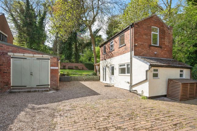5 bedroom end of terrace house for sale