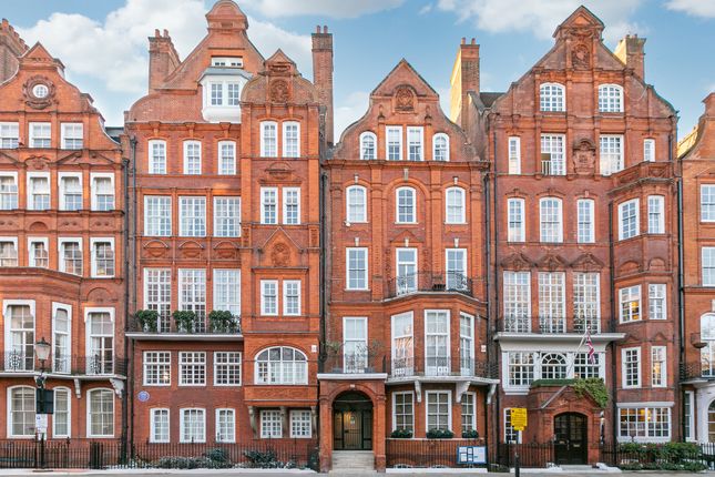 Cadogan Square, London SW1X 3 bed apartment for sale