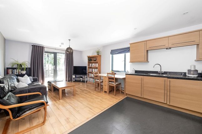 Crown Dale, Crystal Palace, SE19 2 bed apartment for sale