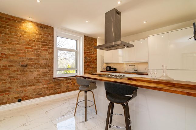 2 bedroom ground floor flat for sale