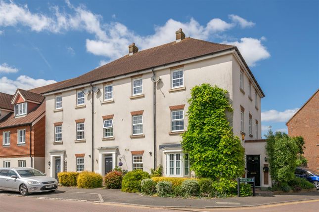 Brookfield Drive,  Horley 4 bed end of terrace house for sale